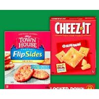 Kellogg's Town House or Cheez-It Crackers